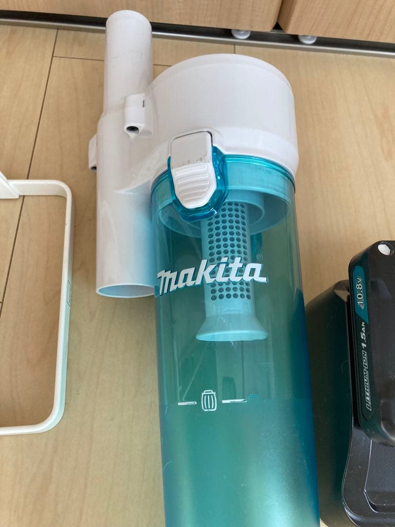 マキタ　CL1:08FDモデルステック型クリーナーコードレス　中古品　取説付