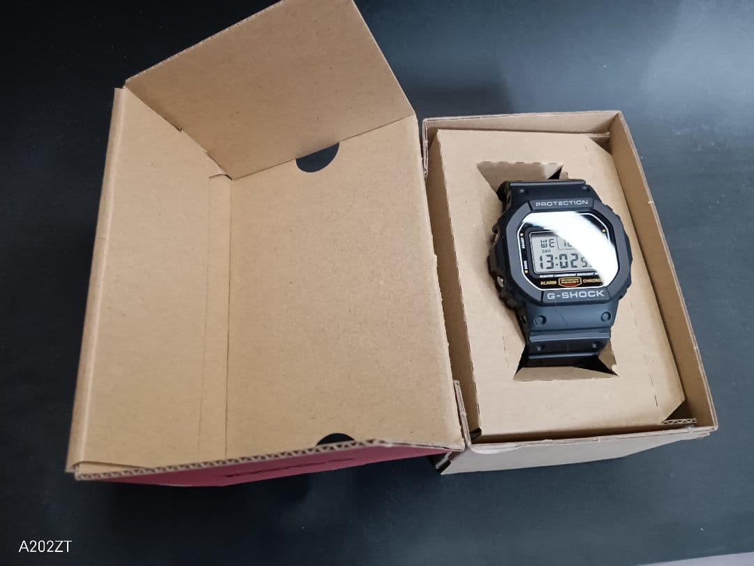 [カシオ] 腕時計 ジーショック 【国内正規品】 DW-5600UE-1JF