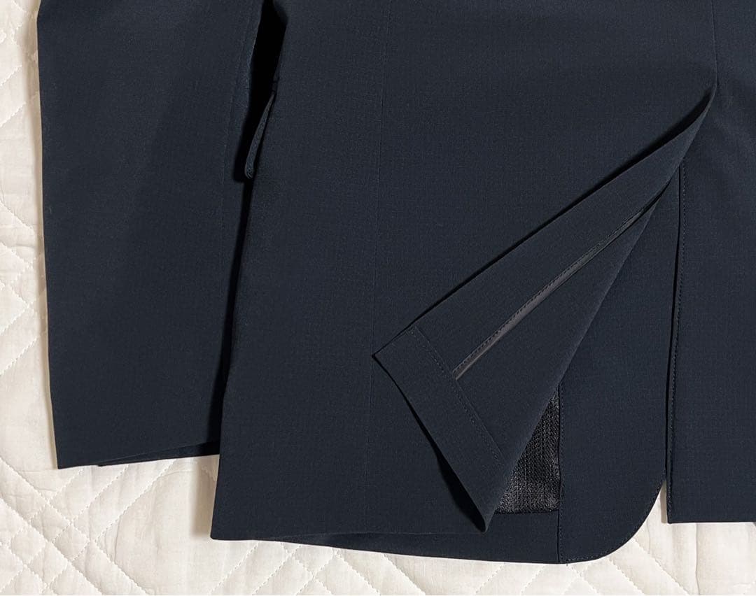 新品 タグ付き DESCENTE スーツ クールマックス ブルー 織柄 A5