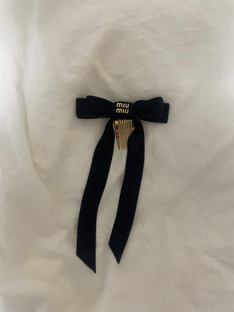 【miu miu】黒リボン ベルベット　ヘアアクセサリー