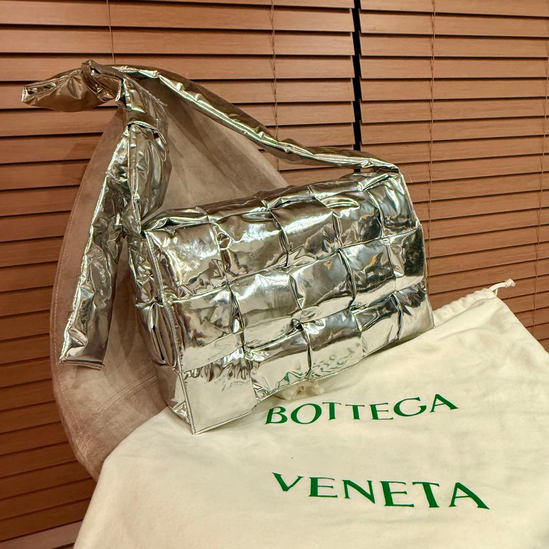 激レア! BOTTEGA VENETA カセット シルバーショルダーバッグ