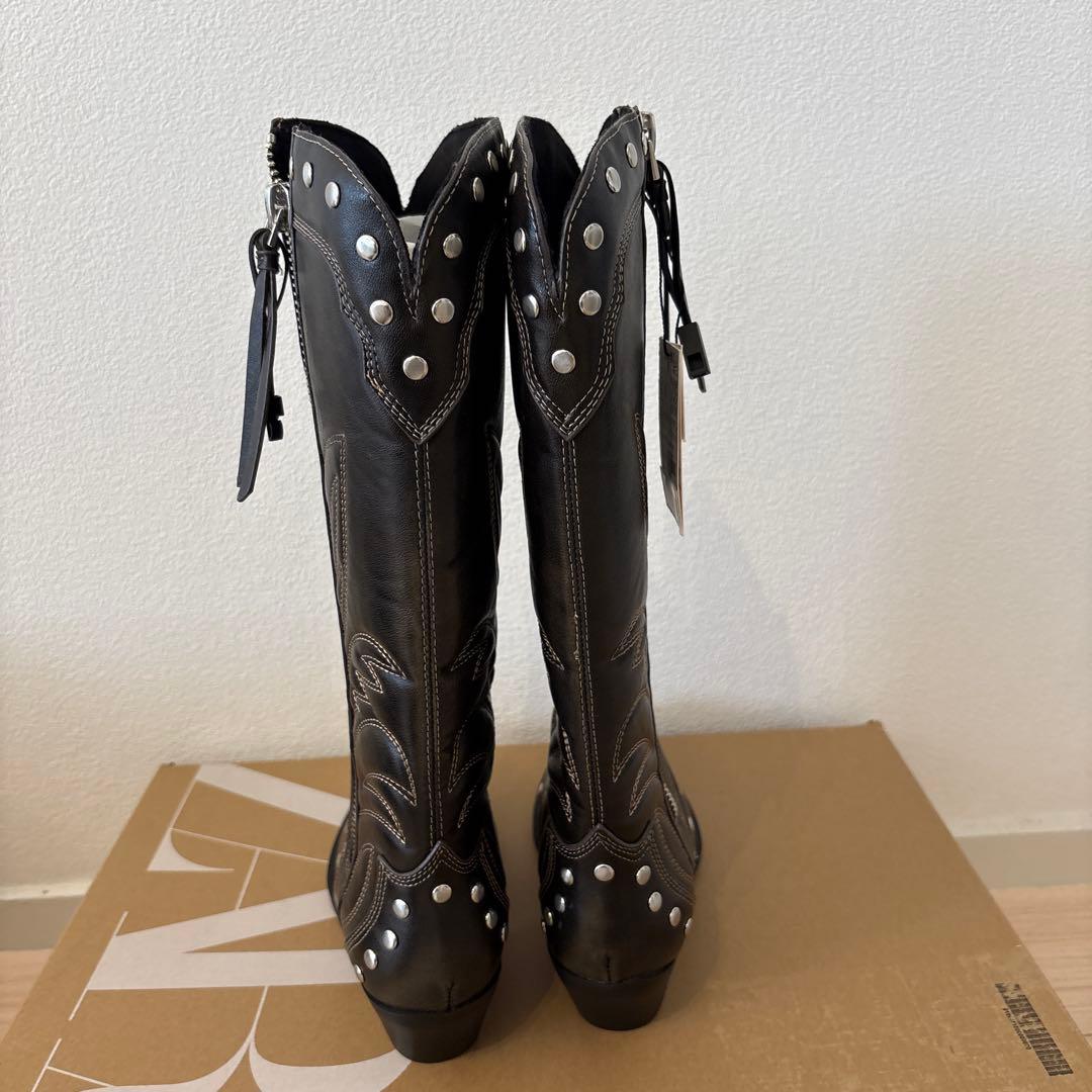 ZARA スタッズ付きカウボーイブーツ　ウエスタンブーツ