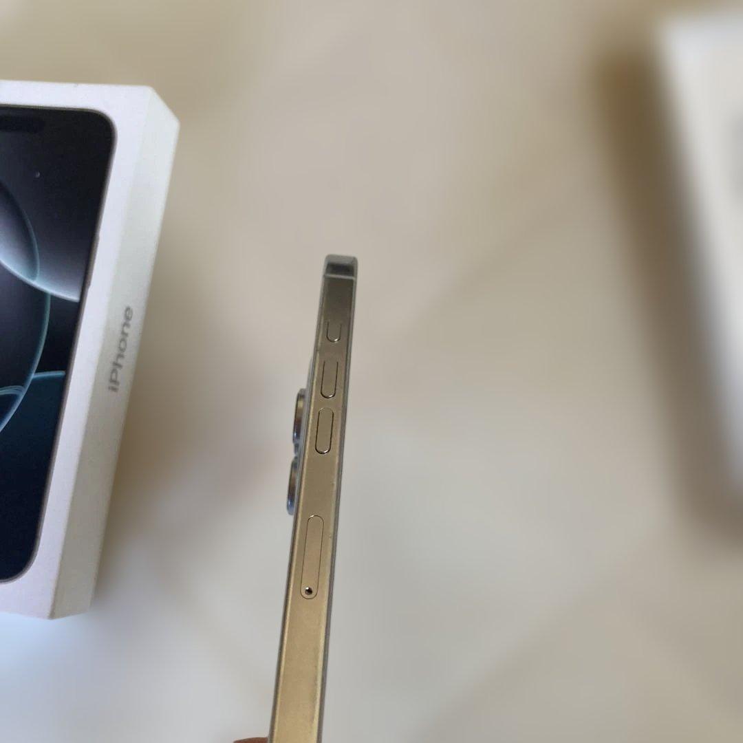 iPhone 16 Pro Max ホワイト　香港版　512GB 美品