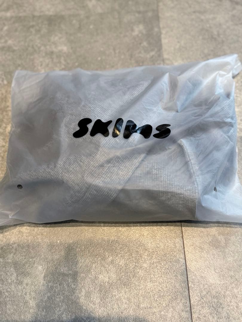 ※alice【新品タグ付き】SKIMSスキムズ　ロングリブワンピース