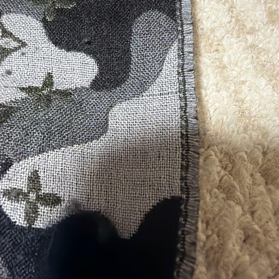 LOUIS VUITTON 迷彩柄リバーシブルストール グレー系