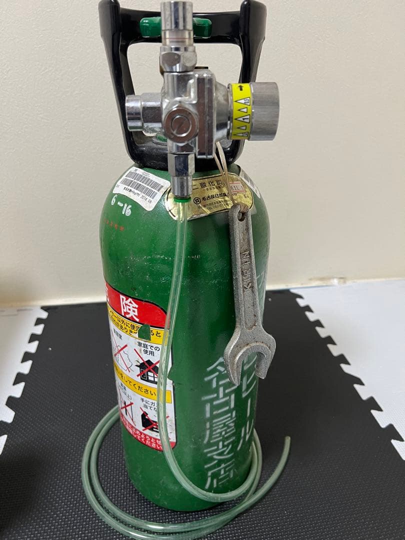 中古品　キリン ビールサーバー ガスボンベ付き