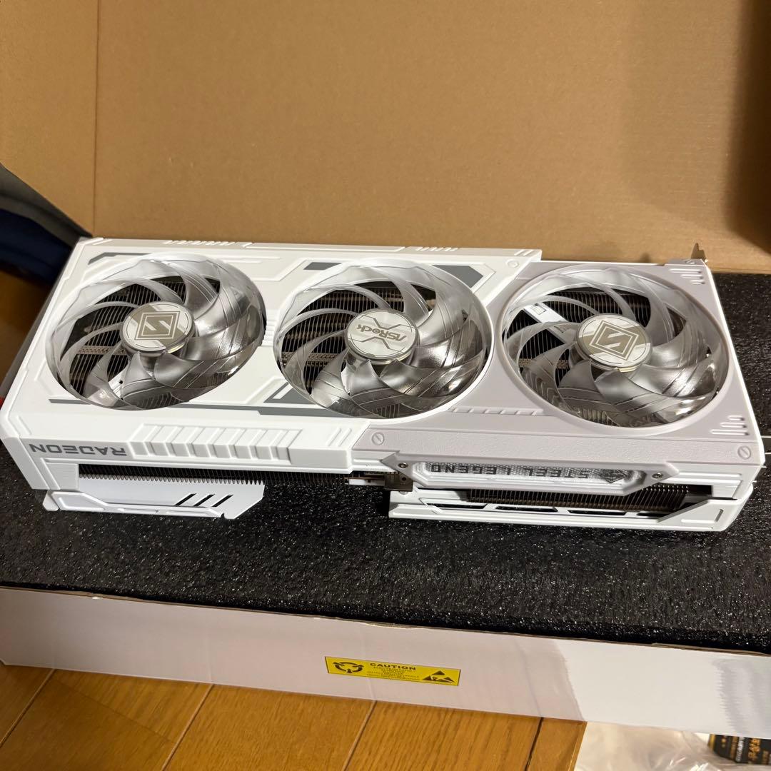 グラフィックボード・グラボ・ビデオカード ASRock Radeon RX 9070 XT