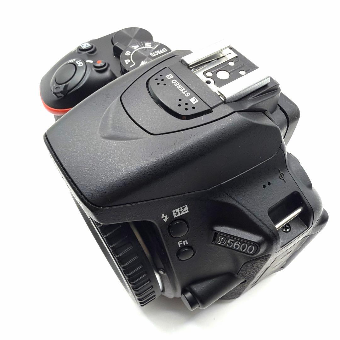 極美品 D5600ダブルズームキット　18-55mm 70-300mm 一眼レフ