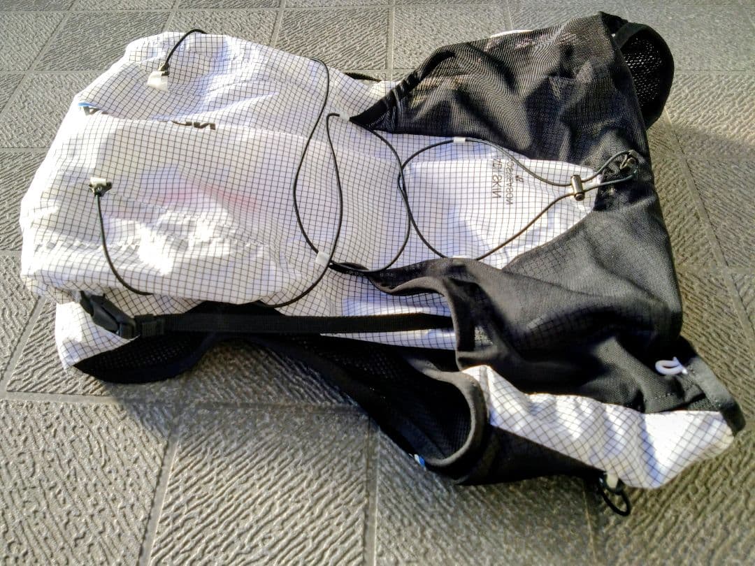 バッグ SALOMON ADVSKIN CROSS SEASON RACE FLAG