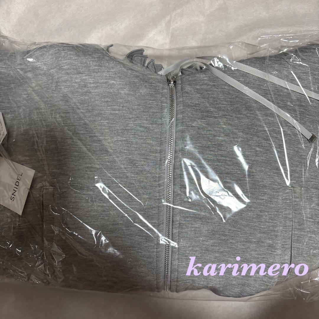 新作新品♥️ SNIDEL スナイデル フリルショートジップパーカー