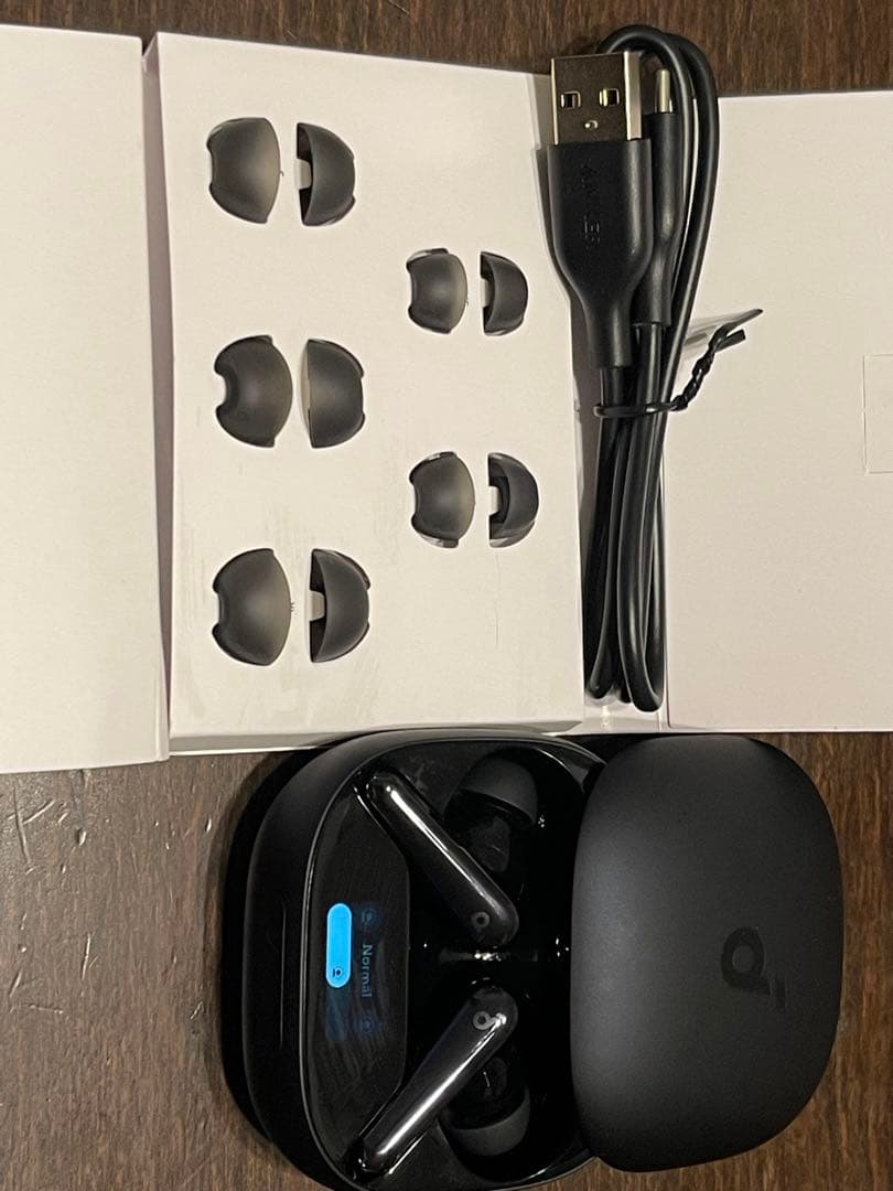 ワイヤレスイヤフォン 充電ケース付き LIBERTY 4 PRO