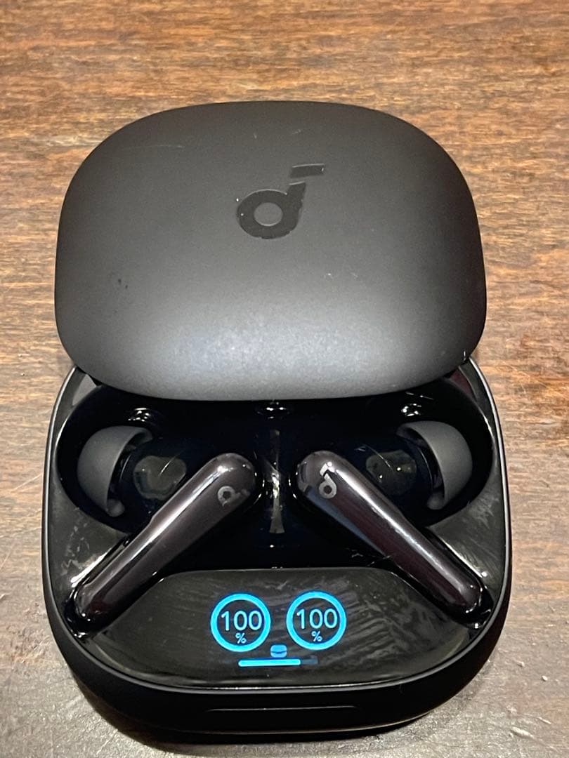 ワイヤレスイヤフォン 充電ケース付き LIBERTY 4 PRO