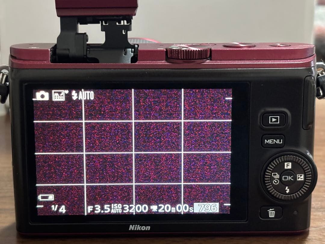 ミラーレス一眼 Nikon1 J3 標準ズームレンズ　ジャンク品