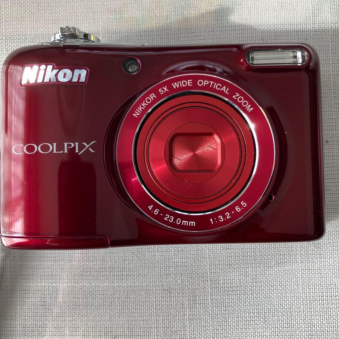 Nikon COOLPIX 赤 5倍光学ズーム