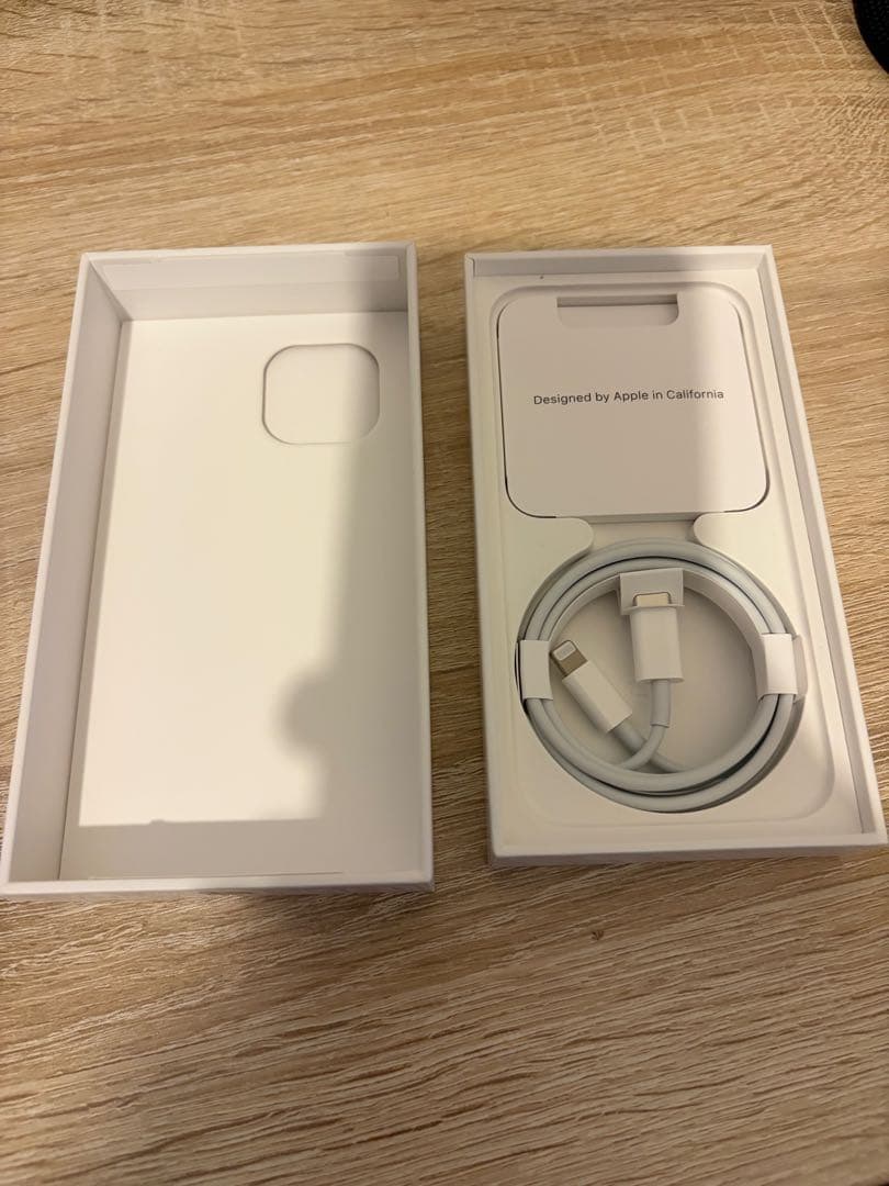 yoshi***　iPhone13 mini 256GB SIMフリー