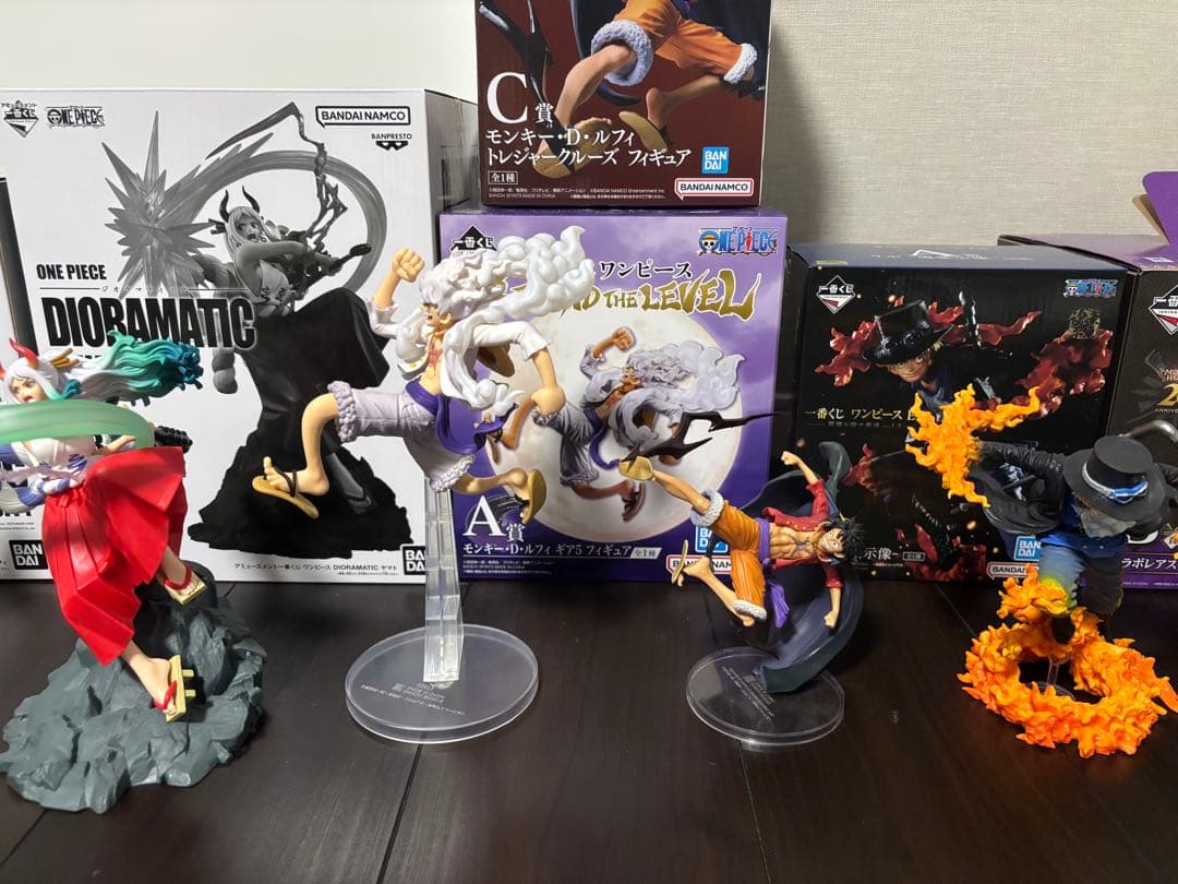フィギュア　9点　まとめ売り　ワンピース、モンハン、ヒロアカ