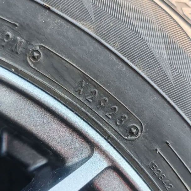 のゆゆ①195/65R15 WM02スタッドレスタイヤ2023年製造！美品