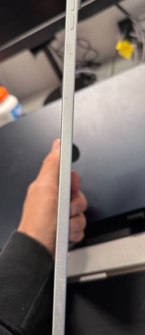 【3連休限定】iPad 第10世代 64GB シルバー 美品／ケース付 即購入可