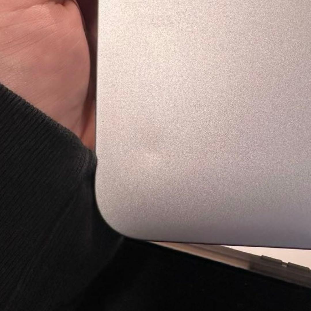 【3連休限定】iPad 第10世代 64GB シルバー 美品／ケース付 即購入可