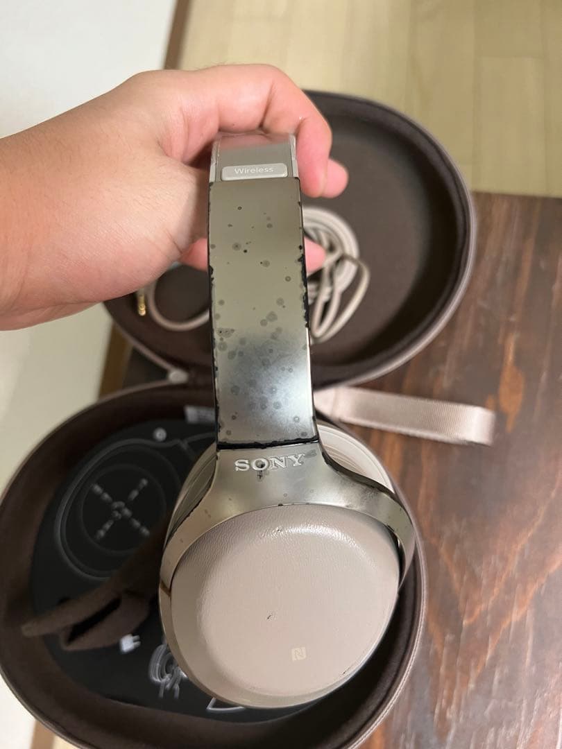 ソニー　ワイヤレス　ヘッドホン　ノイズキャンセリング