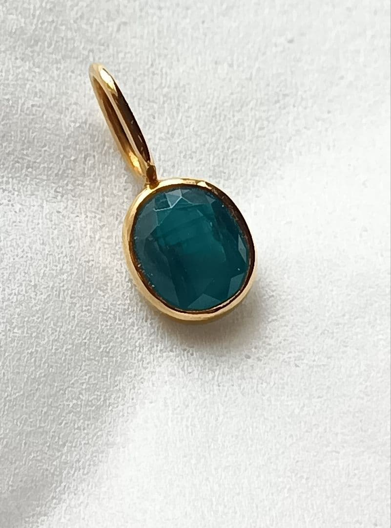 ハリックァ　hariqua グランディディエライト K18　チャーム