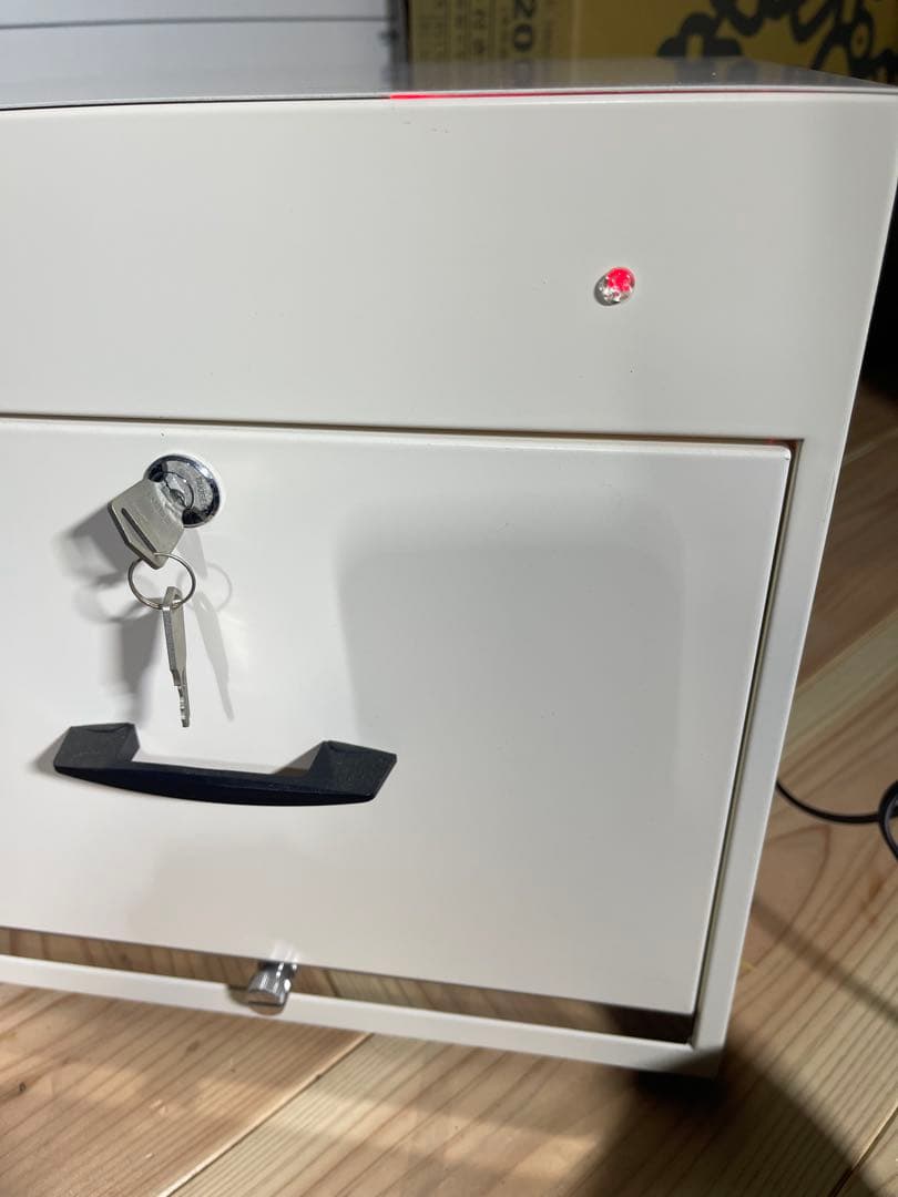 歯ブラシ紫外線殺菌乾燥保管庫