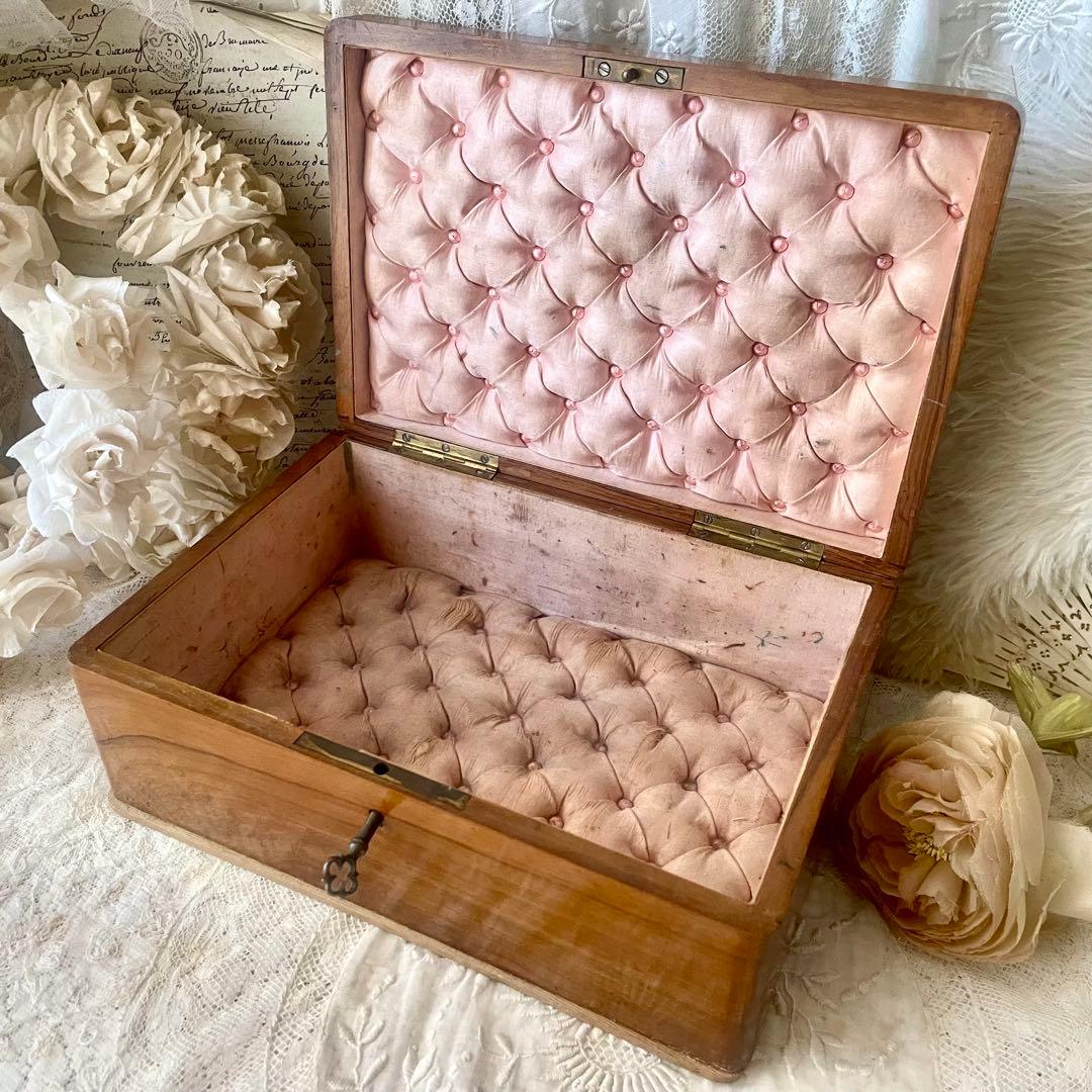 ミア　　【レア】鍵付き大きなモシュリンヌボックスピンクフランスアンティーク