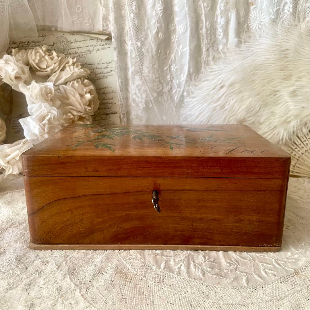 ミア　　【レア】鍵付き大きなモシュリンヌボックスピンクフランスアンティーク