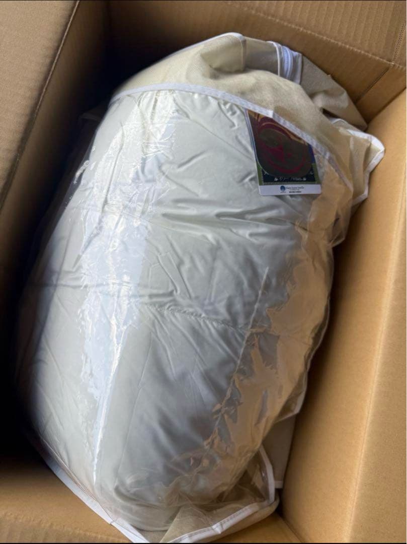 未使用　日本製　軽い　暖かい　羽毛掛け布団　アイボリー　シングル