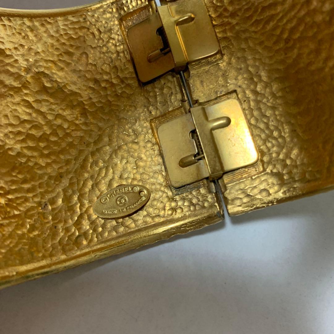 CHANEL ヴィンテージ バングル マトラッセ ゴールド ライオンモチーフ