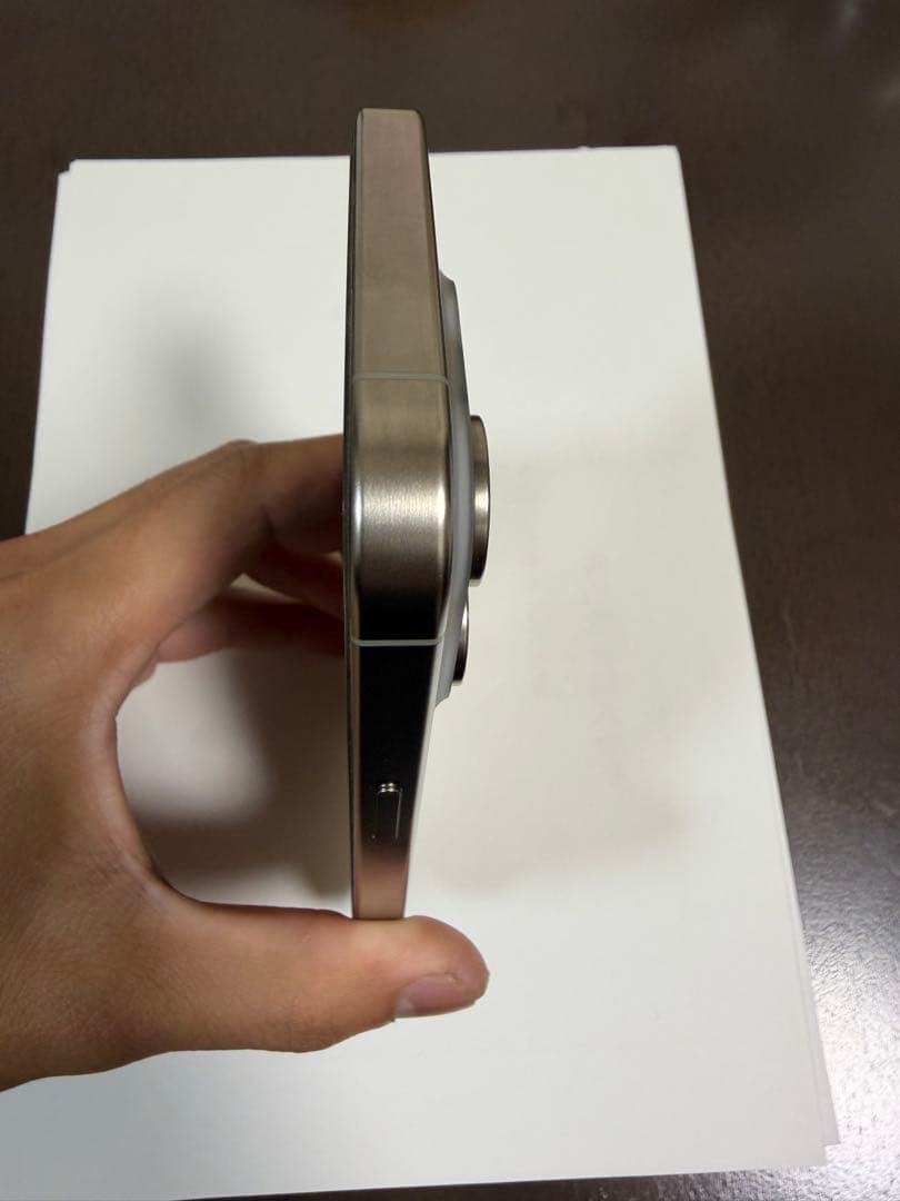 iPhone15pro 本体 ナチュラルチタニウム