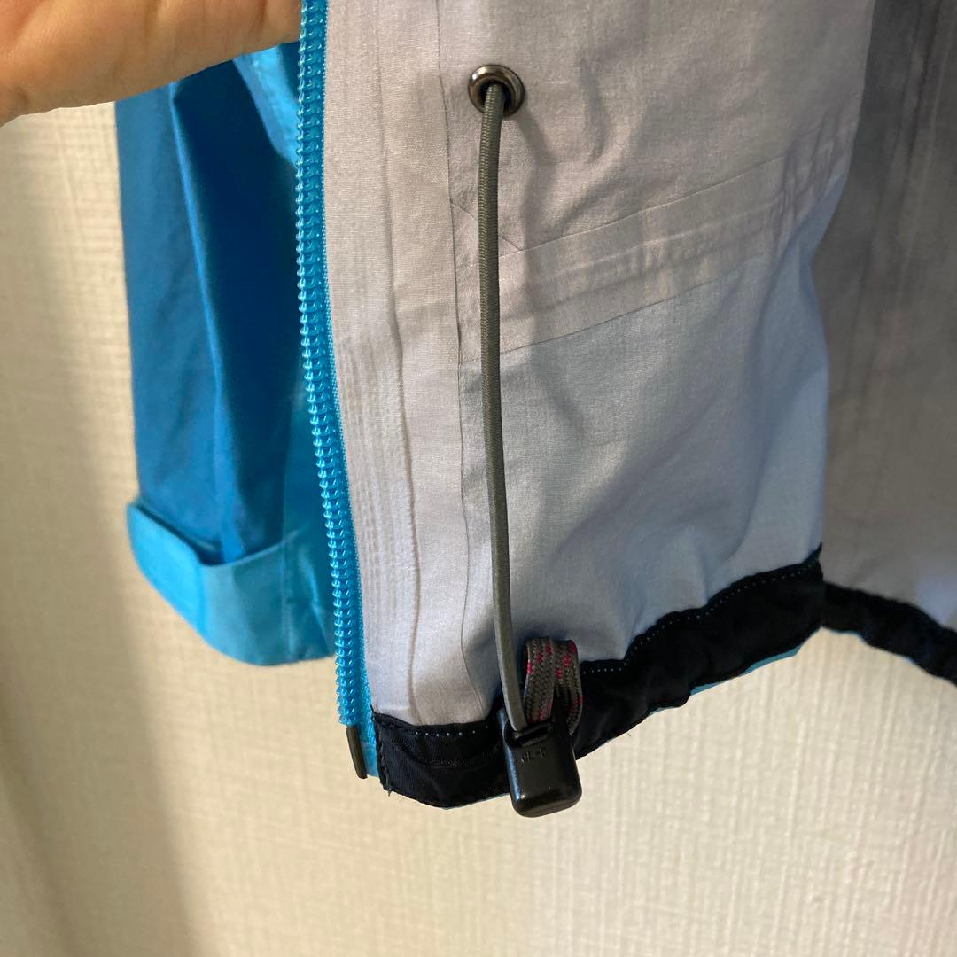 モンベルウィンドブレーカー M 収納ポーチ付き　ブルー ゴアテックス素材