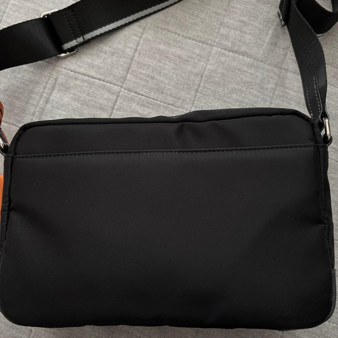 本日お値引き中！！IS/IT ミニショルダーバッグ