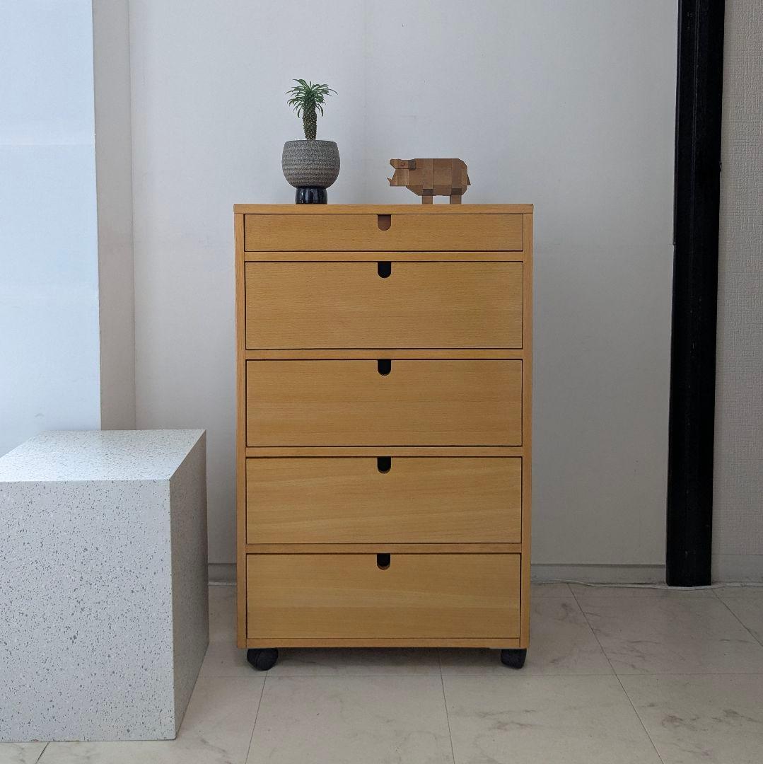 ILLUMS 北欧モダン 五段 キャスター ディスプレイチェスト ガラス天板