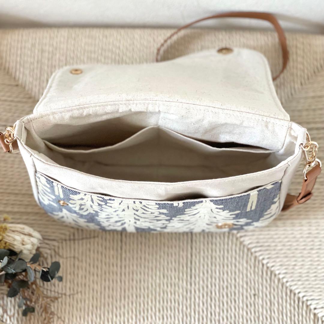 ⚮̈ミナペルホネン　metsä いっぱいポッケのフラップポシェット