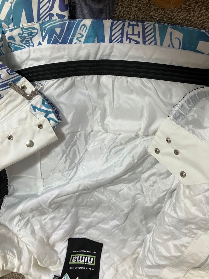 スノーボード・スキーウェア nima Mサイズ　ジャケットのみ　撥水加工済
