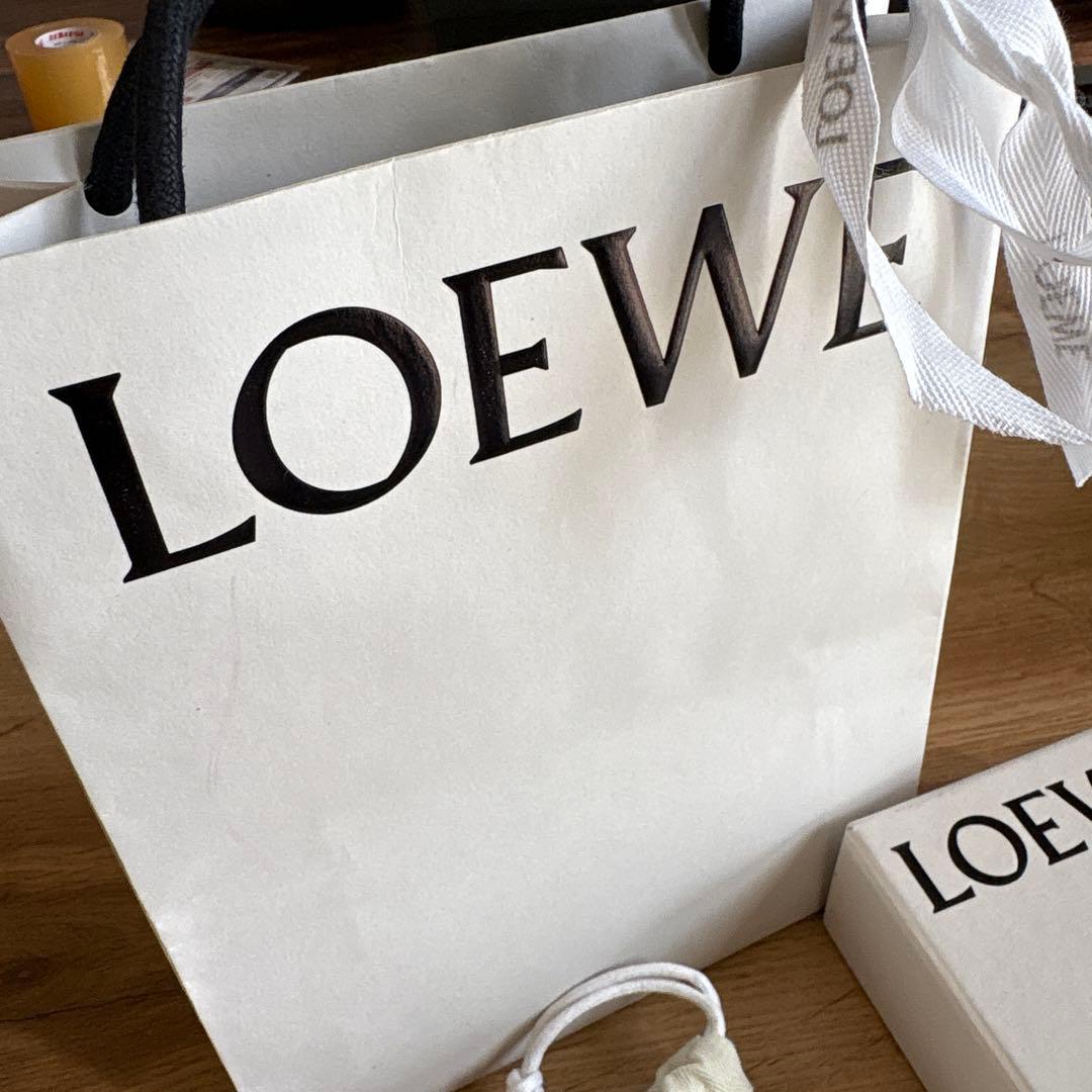 美品　LOEWE ロエベ　アナグラムブローチ　シルバー