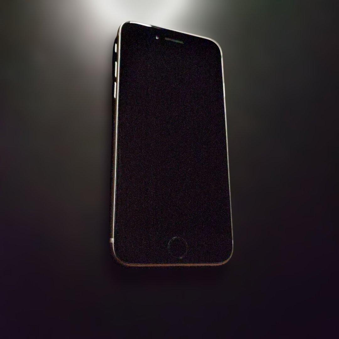 Apple iPhone SE3 128GB（第3世代）スターライト