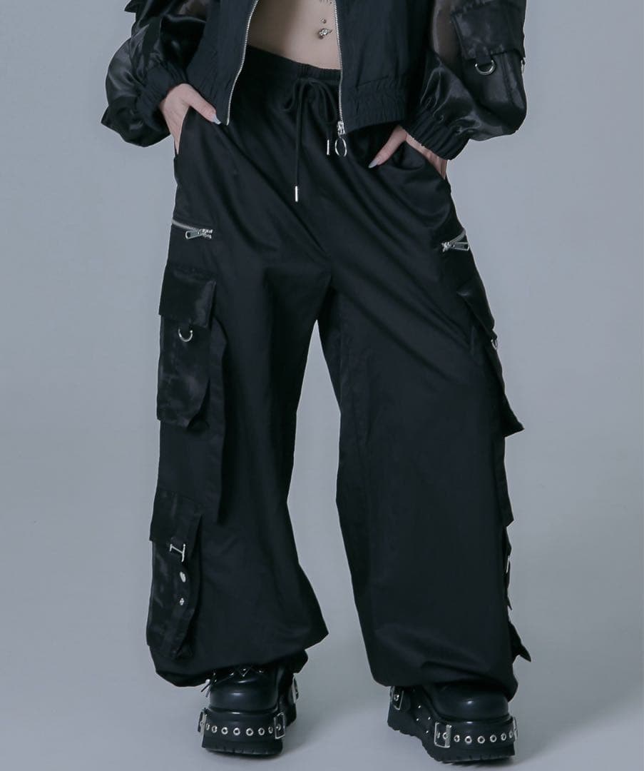 『REFLEM/レフレム』シアーポケットナイロンカーゴパンツ