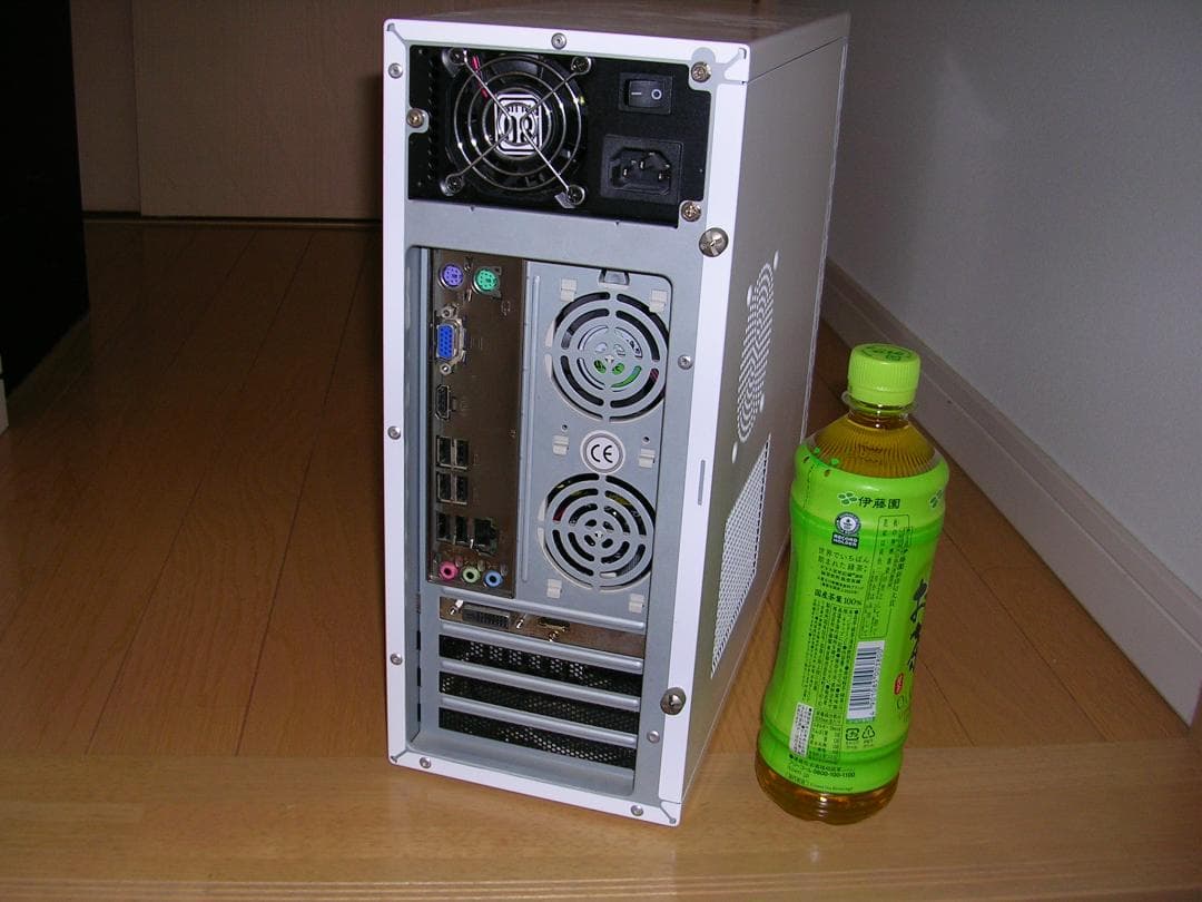 【特別セール】白いスリムパソコン Core-i5 軽ゲーム可