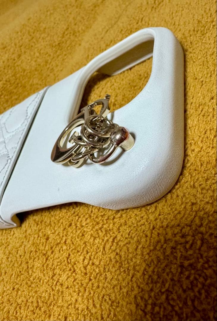 Christian Dior iPhone15proケース 日本限定　ホワイト