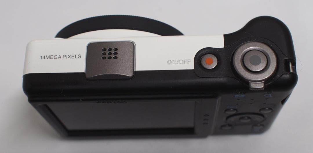 PENTAX Optio RZ10 本体とバッテリー