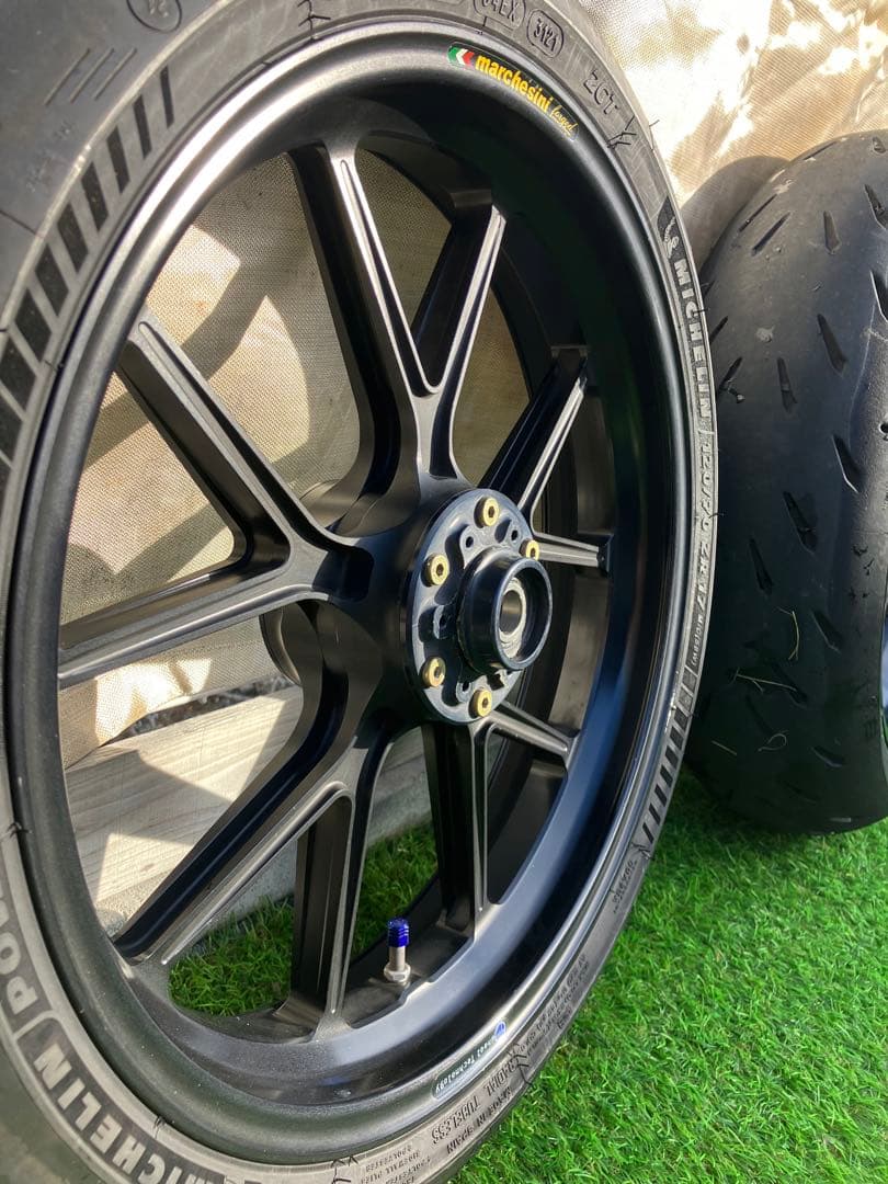 マルケジーニ(MARCHESINI)鍛造アルミホイールM10 VTR1000F