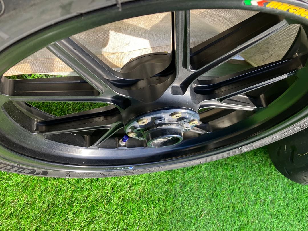 マルケジーニ(MARCHESINI)鍛造アルミホイールM10 VTR1000F