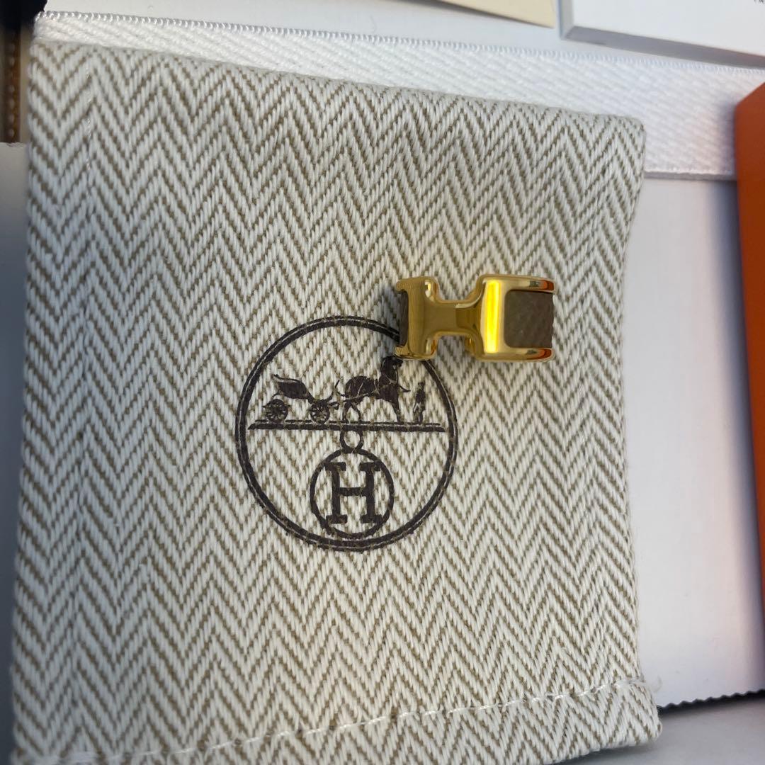 エルメスイヤーカフPM オランプ　エトゥープ