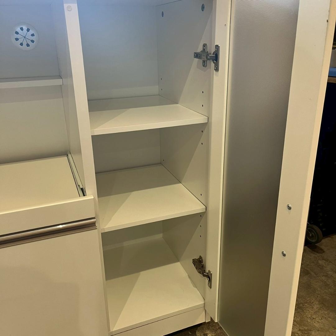 Vanesa Balantakboページ ニトリ キッチンボード