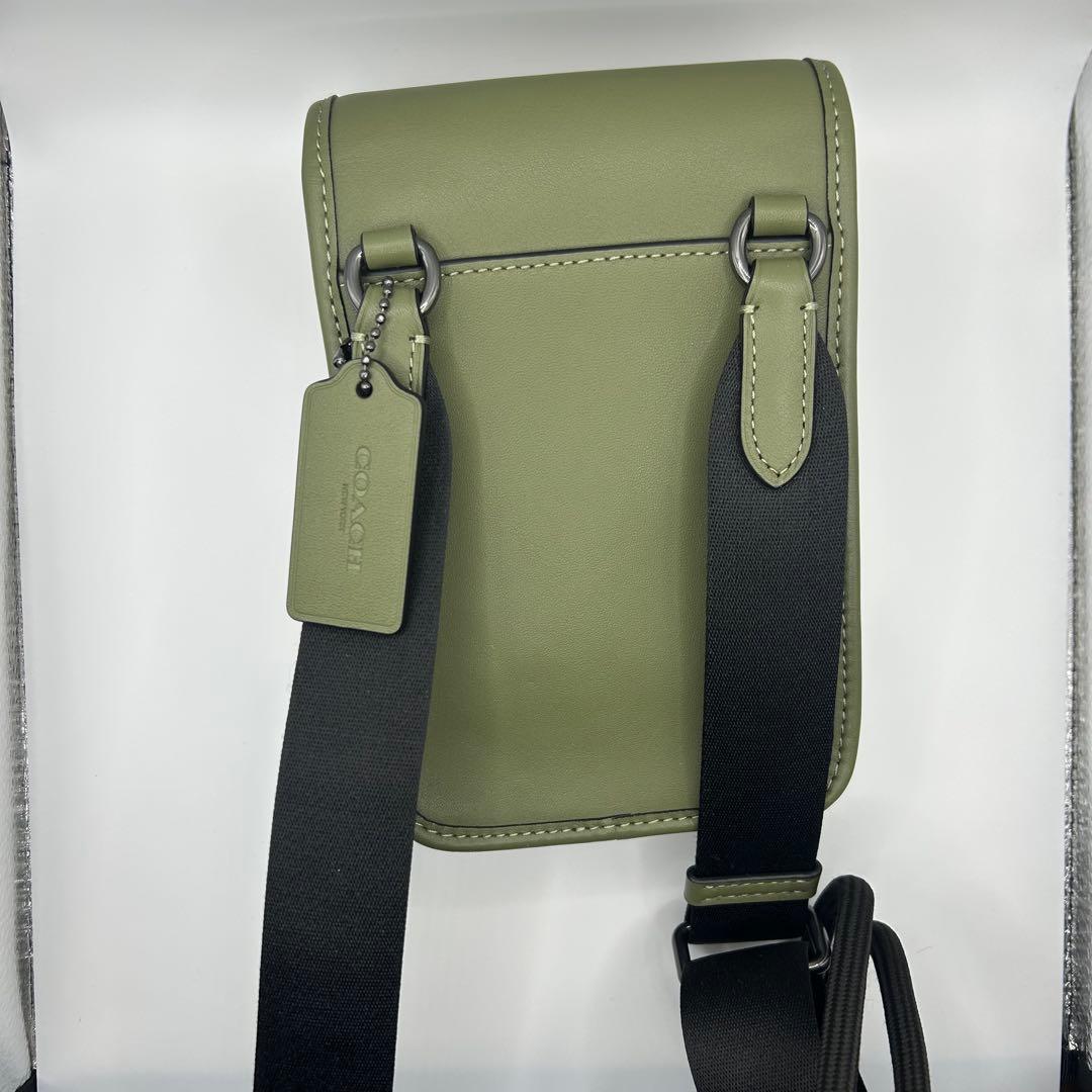 極美品✨COACH ショルダーバッグ レーサー フォン クロスボディ 収納袋 緑