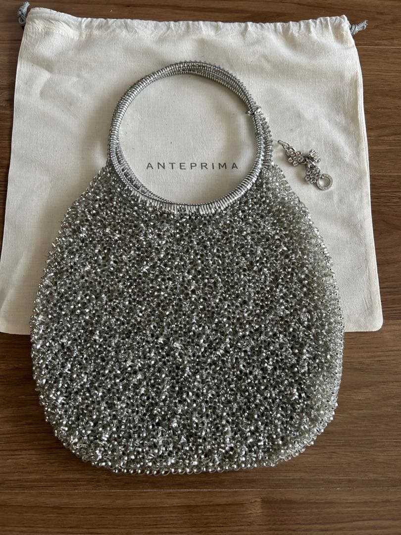 アンテプリマワイヤーバッグシルバー　ラウンド　チャーム付き