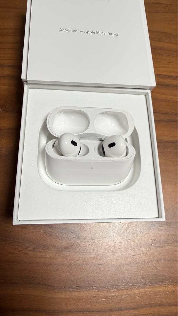 AirPods Pro 第二世代 USB-C充電 本体 ホワイト 充電ケース付き