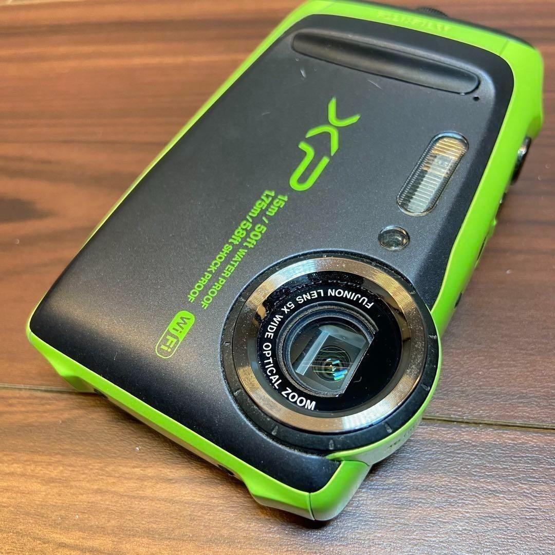 FUJIFILM FINEPIX XP90 デジカメ　ほぼ新品 3440